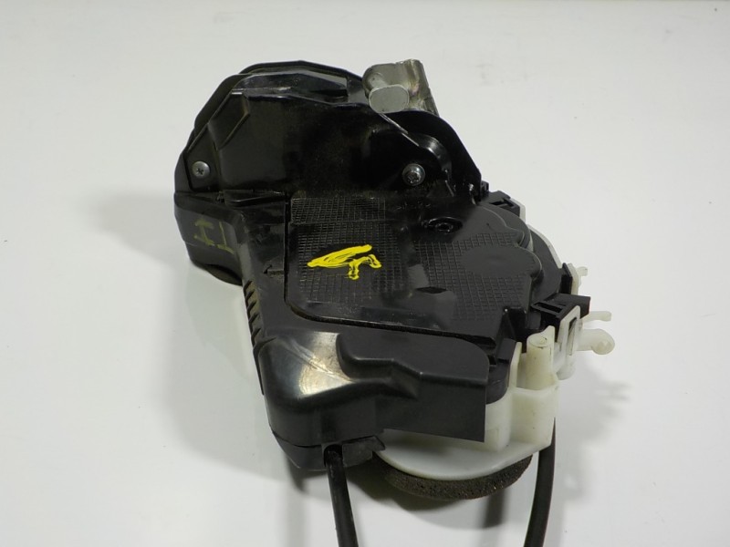 Recambio de cerradura puerta trasera izquierda para toyota yaris 1.0 cat referencia OEM IAM 690600D310 U2014120F2 