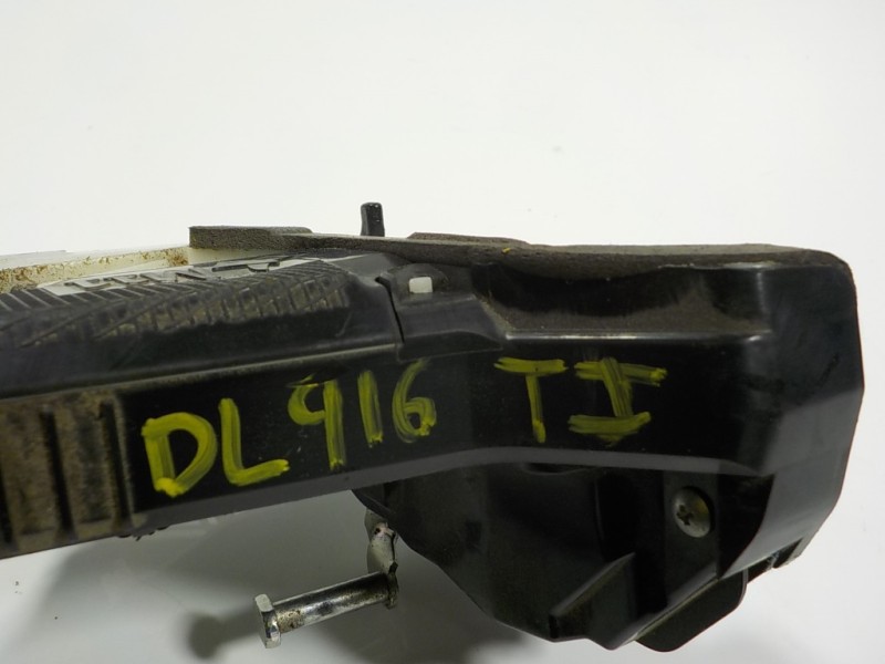 Recambio de cerradura puerta trasera izquierda para toyota yaris 1.0 cat referencia OEM IAM 690600D310 U2014120F2 