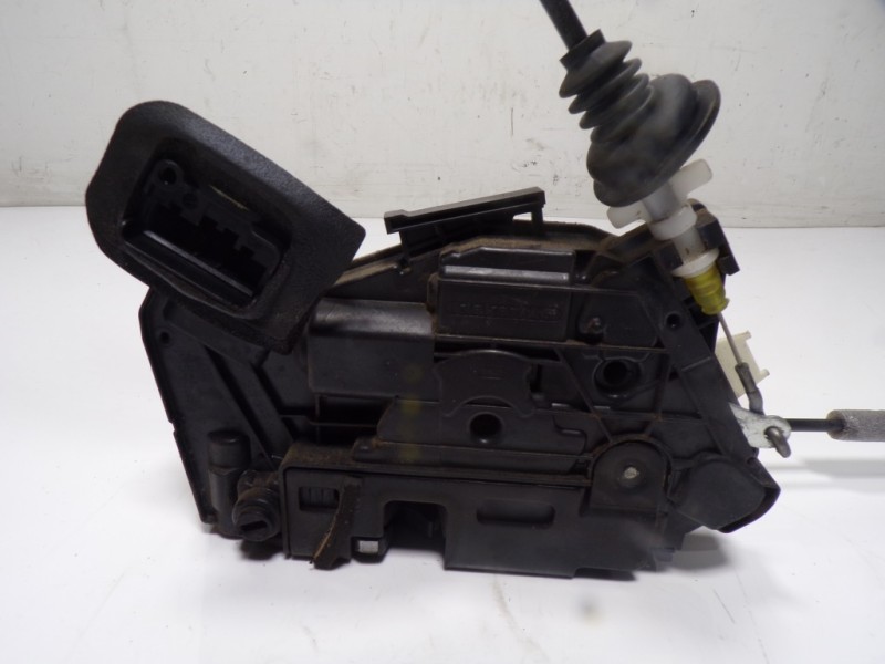 Recambio de cerradura puerta trasera izquierda para volkswagen polo (6c1) 1.2 tsi referencia OEM IAM 6R4839015A 6R4839015A 