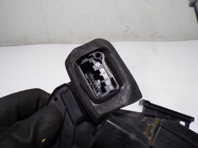 Recambio de cerradura puerta trasera izquierda para volkswagen polo (6c1) 1.2 tsi referencia OEM IAM 6R4839015A 6R4839015A 