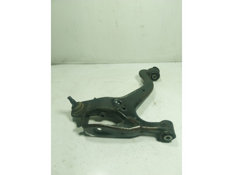 Recambio de brazo suspension inferior delantero izquierdo para land rover range rover sport 2.7 td v6 cat referencia OEM IAM   