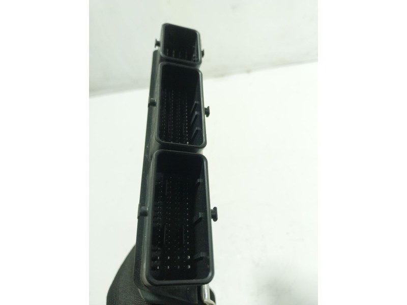 Recambio de centralita motor uce para dacia sandero 0.9 tce referencia OEM IAM  237104639S 