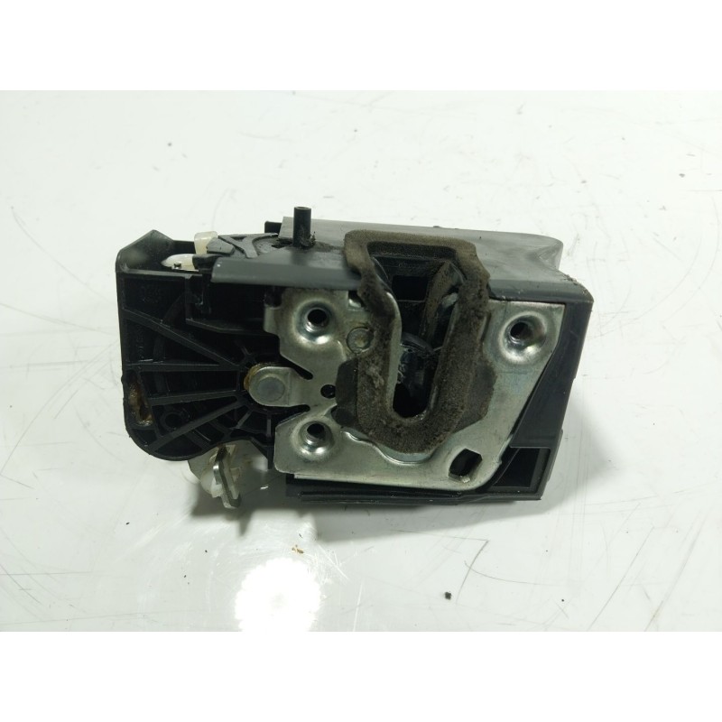 Recambio de cerradura puerta trasera derecha para dacia sandero 0.9 tce referencia OEM IAM  825020994R 