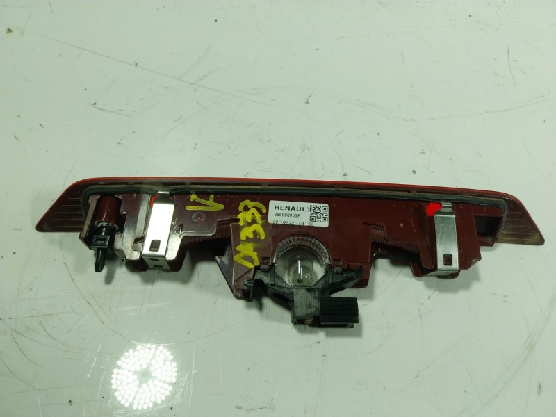 Recambio de piloto trasero central para dacia sandero 0.9 tce referencia OEM IAM  265908950R 