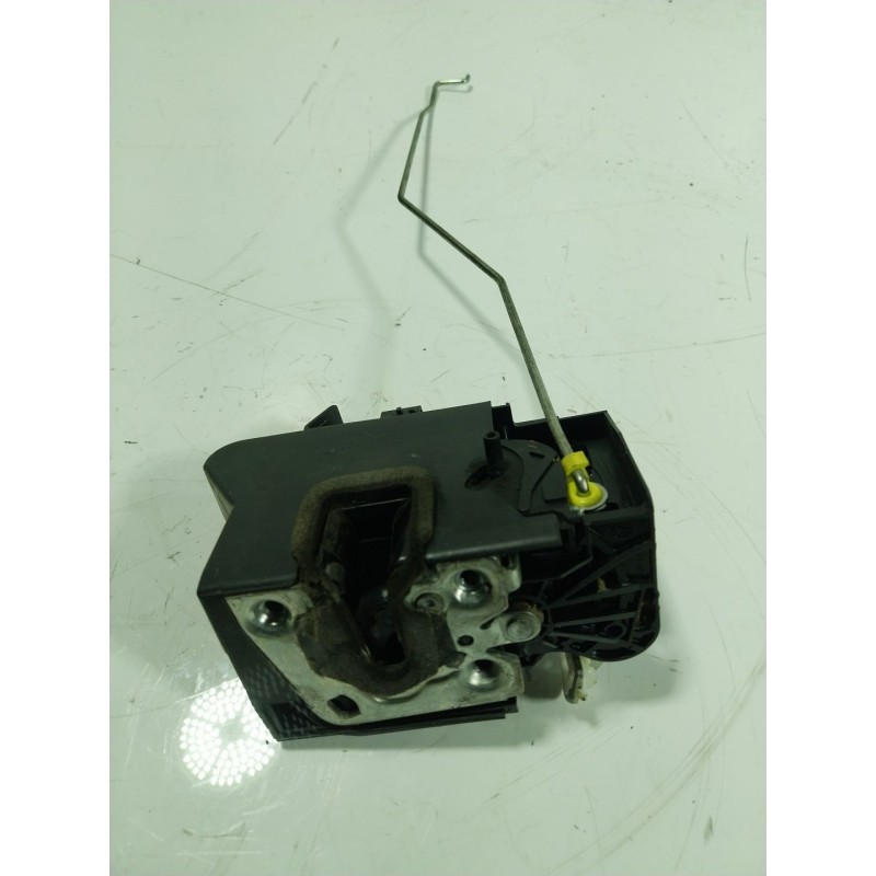 Recambio de cerradura puerta trasera izquierda para dacia sandero 0.9 tce referencia OEM IAM  825033052 