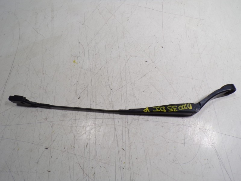 Recambio de brazo limpia delantero izquierdo para peugeot 308 1.6 blue-hdi fap referencia OEM IAM 1610670580  