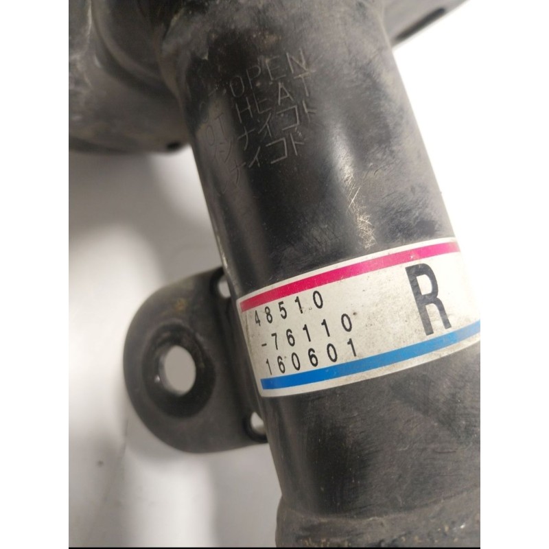 Recambio de amortiguador delantero derecho para lexus ct 1.8 16v cat (híbrido) referencia OEM IAM  4851076110160601 