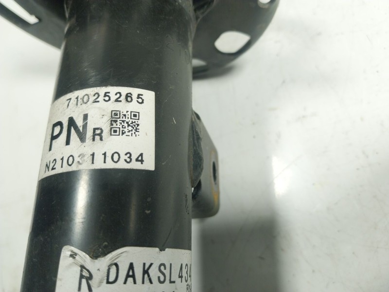 Recambio de amortiguador delantero derecho para mazda cx-5 2.0 cat referencia OEM IAM  71025265 