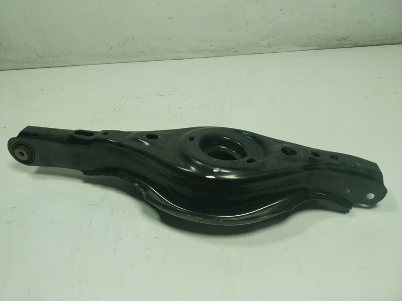 Recambio de brazo suspension inferior trasero izquierdo para mazda cx-5 2.0 cat referencia OEM IAM   