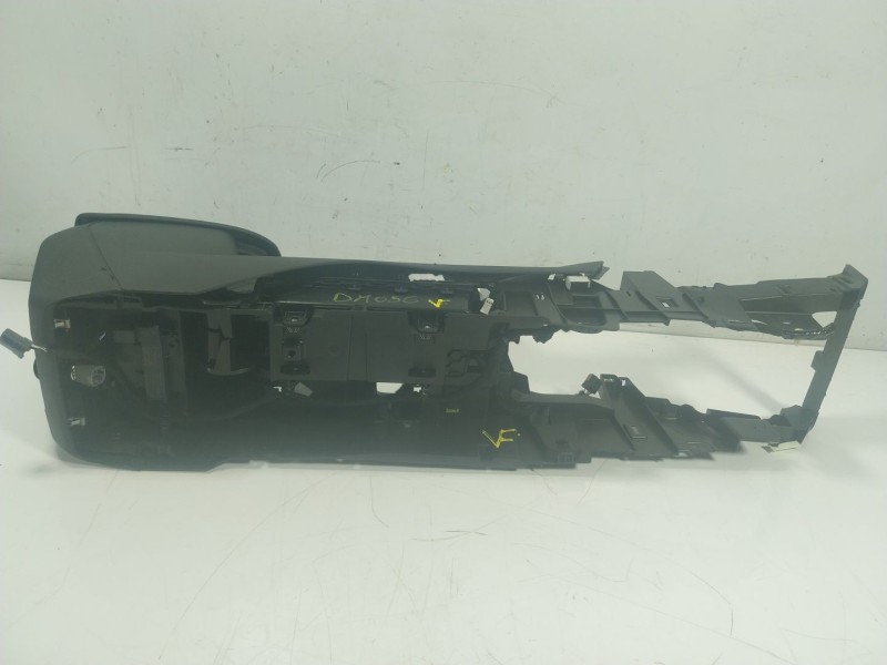 Recambio de apoyabrazos central para ford focus 1.0 ecoboost cat referencia OEM IAM  A045A06AK 