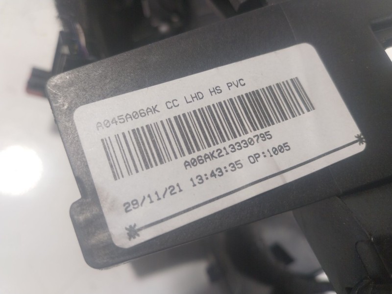 Recambio de apoyabrazos central para ford focus 1.0 ecoboost cat referencia OEM IAM  A045A06AK 