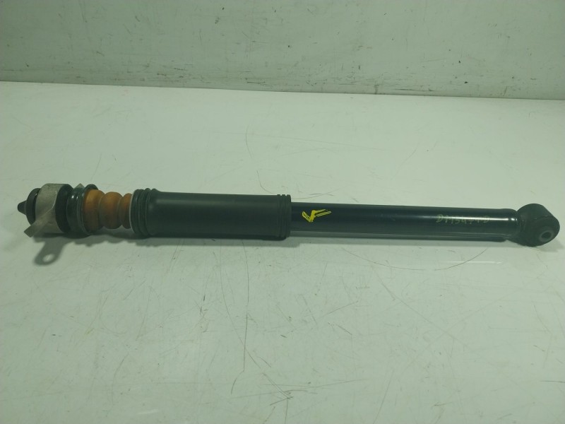Recambio de amortiguador trasero derecho para kia stonic (ybcuv) 1.2 cat referencia OEM IAM  55300H8850 