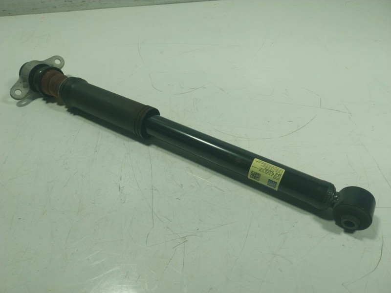 Recambio de amortiguador trasero izquierdo para kia stonic (ybcuv) 1.2 cat referencia OEM IAM  55300H8850 