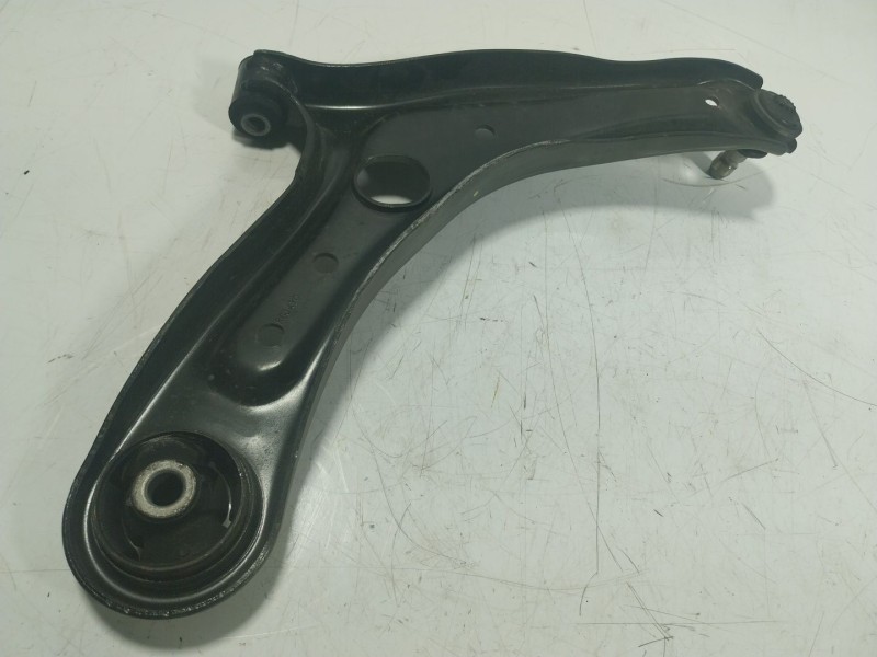 Recambio de brazo suspension inferior delantero izquierdo para kia stonic (ybcuv) 1.2 cat referencia OEM IAM   