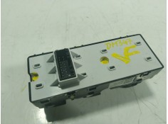 Recambio de mando elevalunas delantero izquierdo para kia stonic (ybcuv) 1.2 cat referencia OEM IAM  93570H8000  2