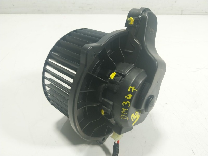 Recambio de motor calefaccion para kia stonic (ybcuv) 1.2 cat referencia OEM IAM  97113H800 