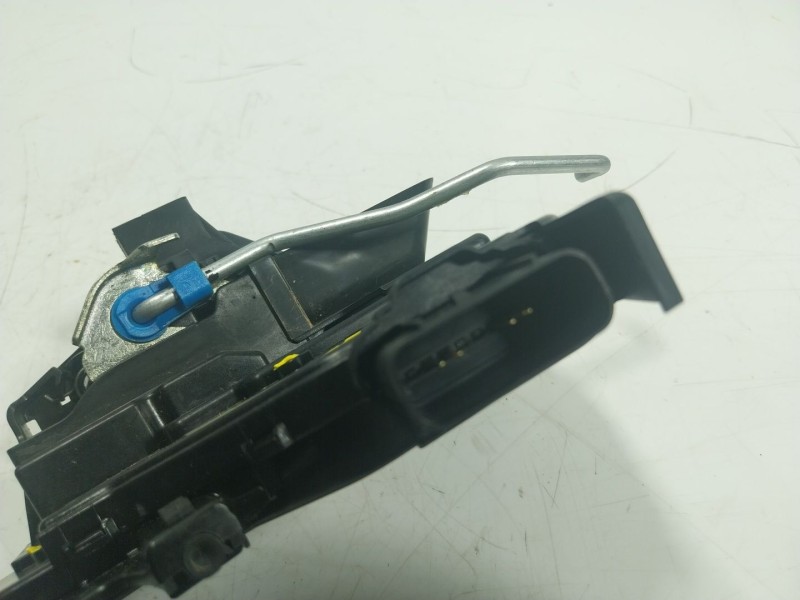 Recambio de cerradura puerta delantera derecha para kia stonic (ybcuv) 1.2 cat referencia OEM IAM  81320H8050 