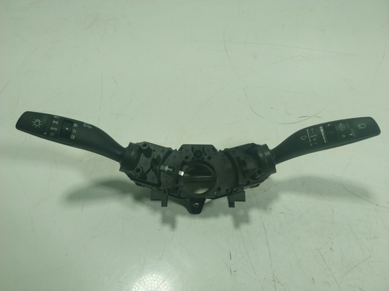 Recambio de mando luces para kia stonic (ybcuv) 1.2 cat referencia OEM IAM  93404D4962 