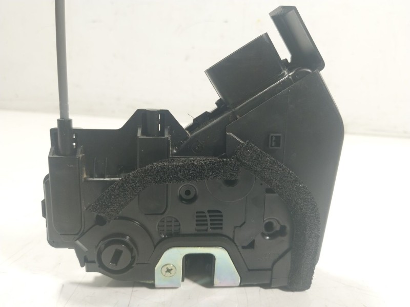 Recambio de cerradura puerta trasera derecha para kia stonic (ybcuv) 1.2 cat referencia OEM IAM  81420H8010 