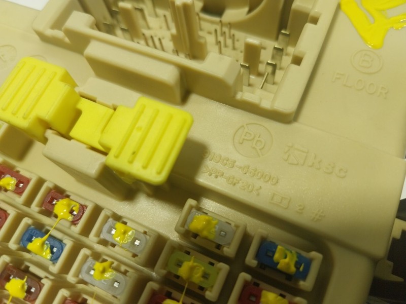 Recambio de caja reles / fusibles para kia stonic (ybcuv) 1.2 cat referencia OEM IAM  91955H8570 