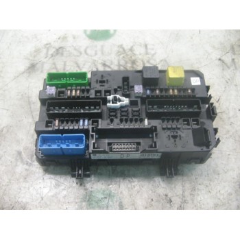 CAJA RELES / FUSIBLES 