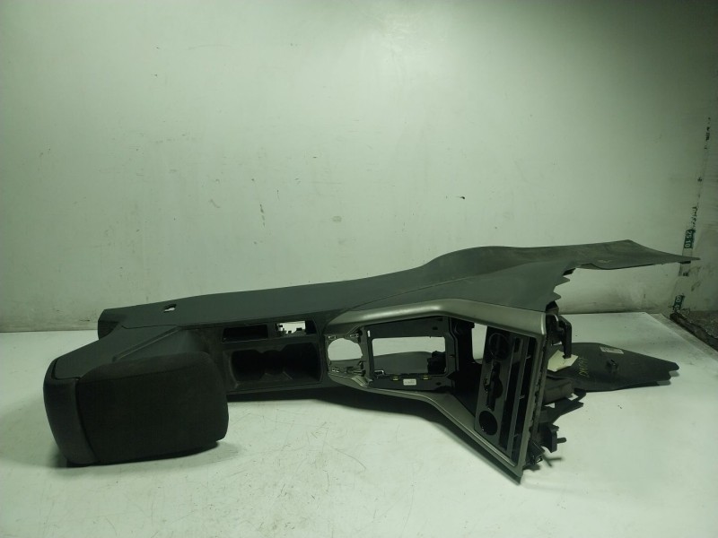 Recambio de apoyabrazos central para volkswagen t-roc 1.5 16v tsi act referencia OEM IAM   