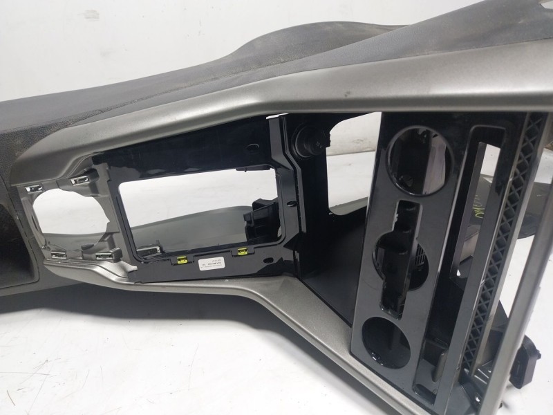 Recambio de apoyabrazos central para volkswagen t-roc 1.5 16v tsi act referencia OEM IAM   