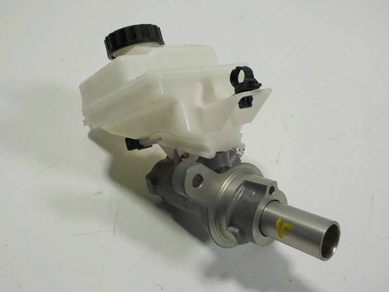 Recambio de bomba freno para toyota yaris cross 1.5 vvti 16 v 55 kw referencia OEM IAM 4720109A50 0204850452 