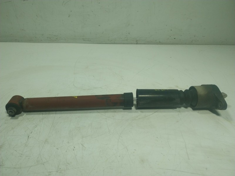 Recambio de amortiguador trasero izquierdo para volkswagen passat berlina (3b3) 1.9 tdi referencia OEM IAM   