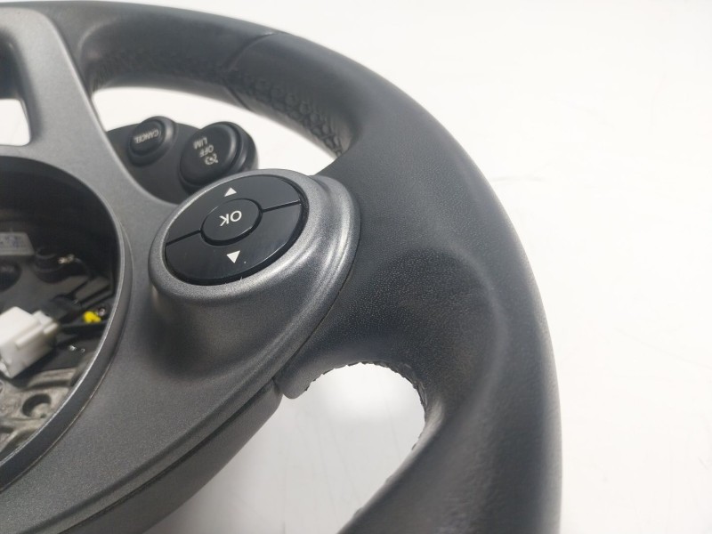 Recambio de volante para smart forfour 1.0 cat referencia OEM IAM  484002495R 