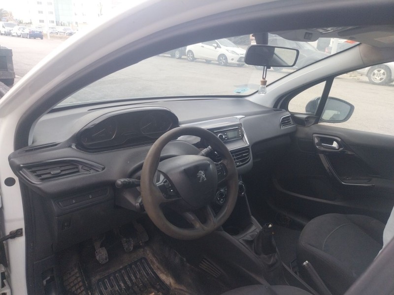 peugeot 208 del año 2015