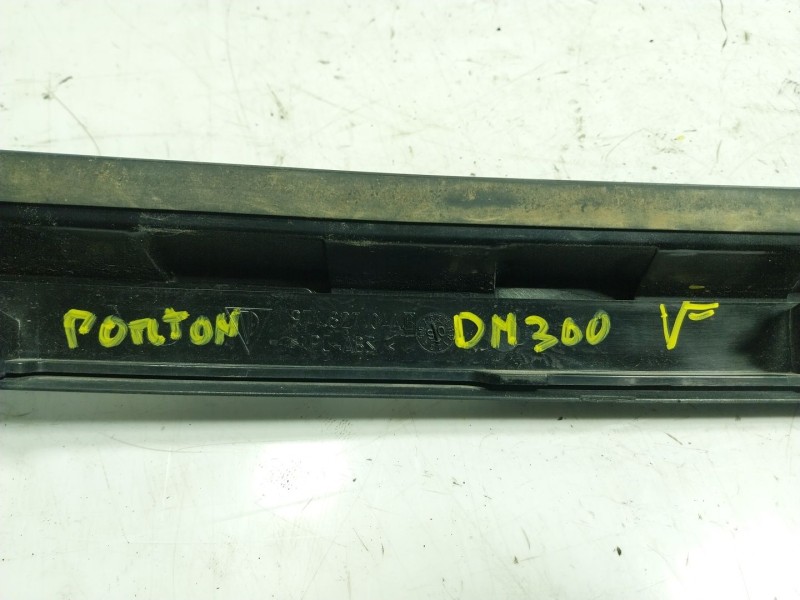 Recambio de moldura para porsche panamera 2.9 v6 turbo cat referencia OEM IAM  971827044 