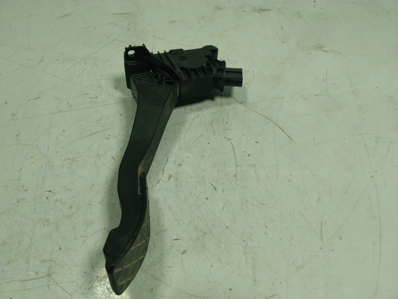 Recambio de potenciometro pedal para volkswagen t-roc 1.5 16v tsi act referencia OEM IAM  5Q1723503 