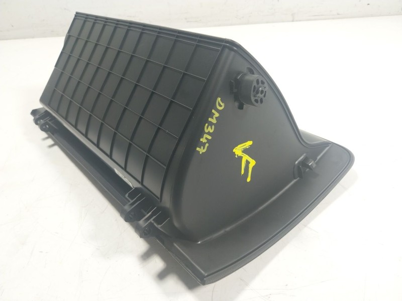 Recambio de guantera para kia stonic (ybcuv) 1.2 cat referencia OEM IAM  84510H800 