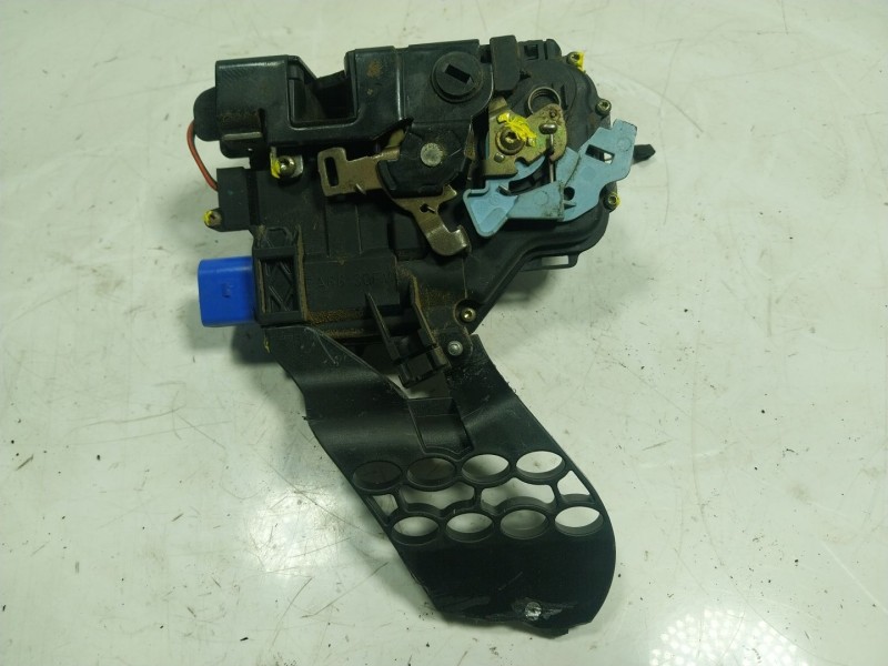 Recambio de cerradura puerta trasera izquierda para volkswagen touareg (7la) tdi r5 referencia OEM IAM  991609101 