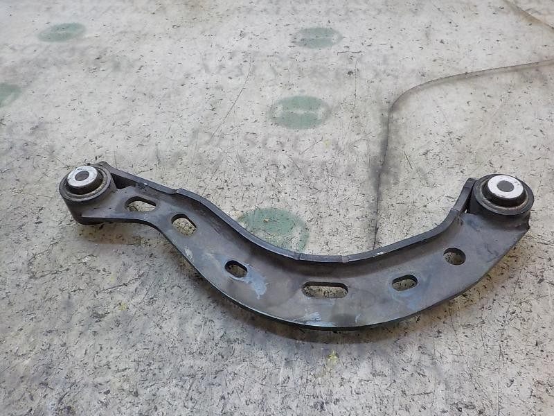 Recambio de brazo suspension superior trasero izquierdo para audi a6 berlina (4f2) 2.0 tdi referencia OEM IAM 4F0505323K  