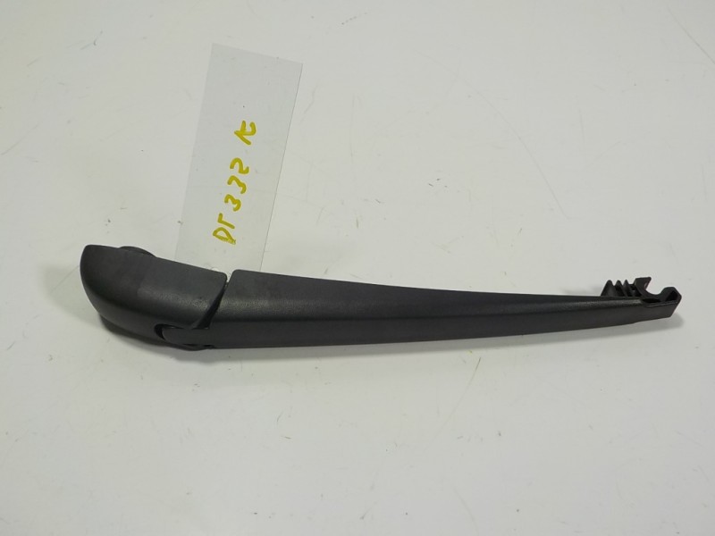 Recambio de brazo limpia trasero para toyota yaris cross 1.5 vvti 16 v 55 kw referencia OEM IAM 852410D170  