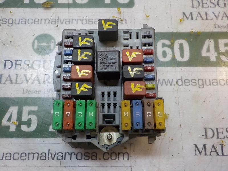 Recambio de caja reles / fusibles para fiat linea (110) 1.4 cat referencia OEM IAM 51828716 51806891 