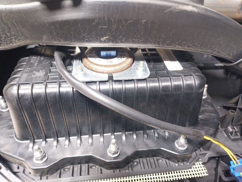 Recambio de salpicadero para peugeot 208 1.6 blue-hdi fap referencia OEM IAM   