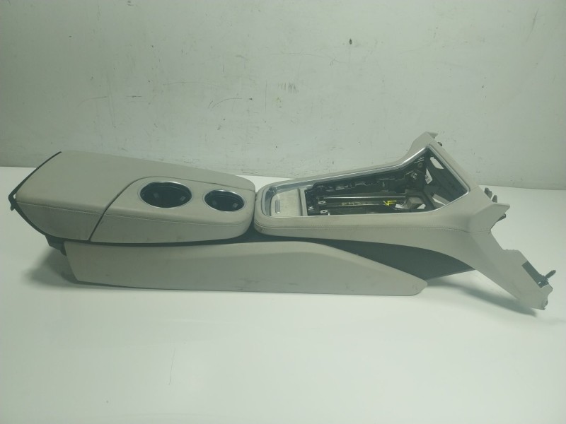 Recambio de apoyabrazos central para porsche panamera 2.9 v6 turbo cat referencia OEM IAM   