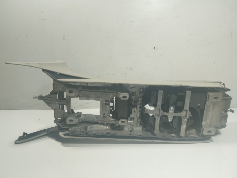 Recambio de apoyabrazos central para porsche panamera 2.9 v6 turbo cat referencia OEM IAM   