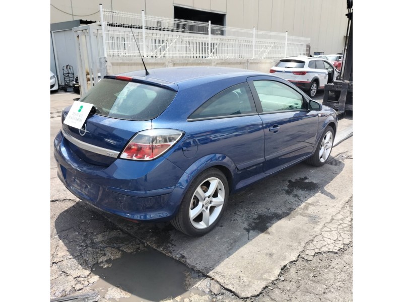 opel astra gtc del año 2005