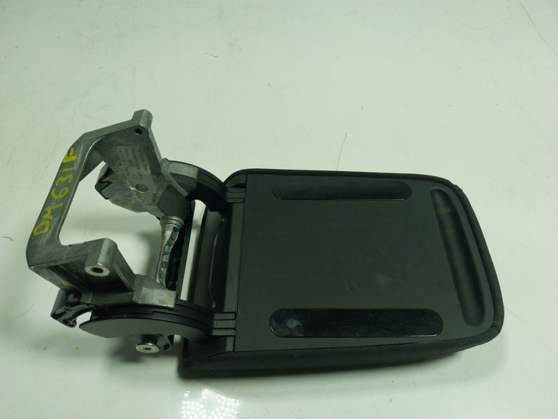Recambio de apoyabrazos central para volkswagen golf vii lim. 1.6 tdi dpf referencia OEM IAM   