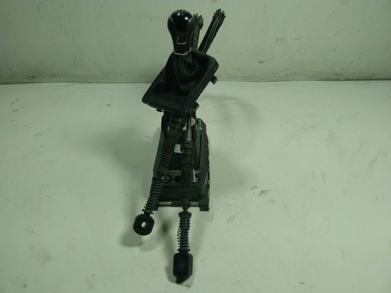 Recambio de palanca cambio para seat leon (5f1) 1.6 tdi referencia OEM IAM  5Q0711049 
