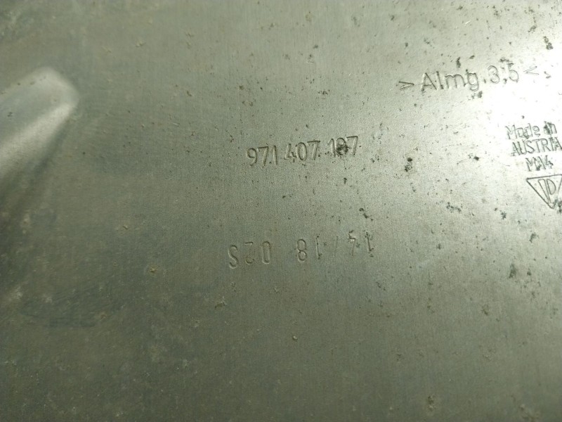 Recambio de moldura para porsche panamera 2.9 v6 turbo cat referencia OEM IAM  971407107 