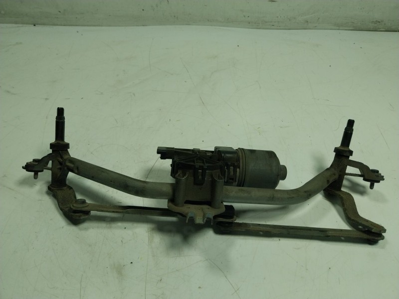 Recambio de motor limpia delantero para peugeot 208 1.6 blue-hdi fap referencia OEM IAM  0390241540 