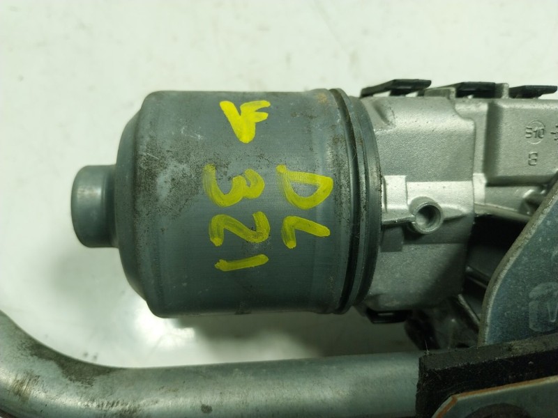 Recambio de motor limpia delantero para peugeot 208 1.6 blue-hdi fap referencia OEM IAM  0390241540 