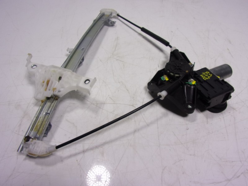 Recambio de elevalunas trasero derecho para toyota yaris 1.5 vvti hev referencia OEM IAM   