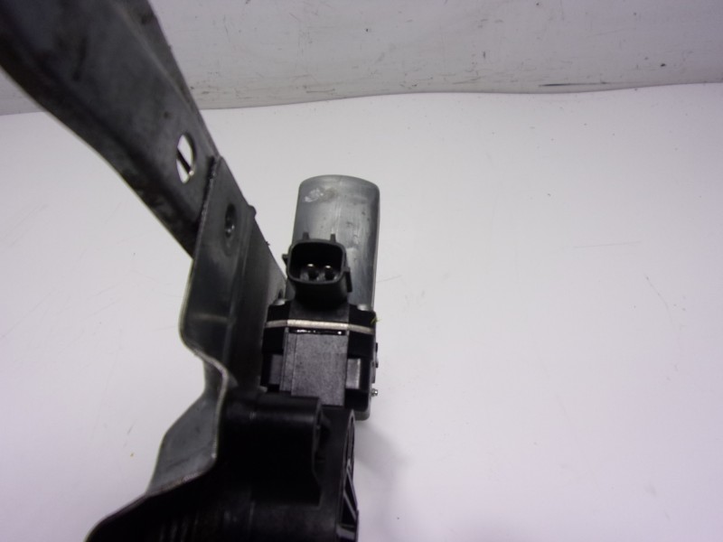 Recambio de elevalunas delantero izquierdo para renault twingo iii 1.0 sce referencia OEM IAM  128001472B 