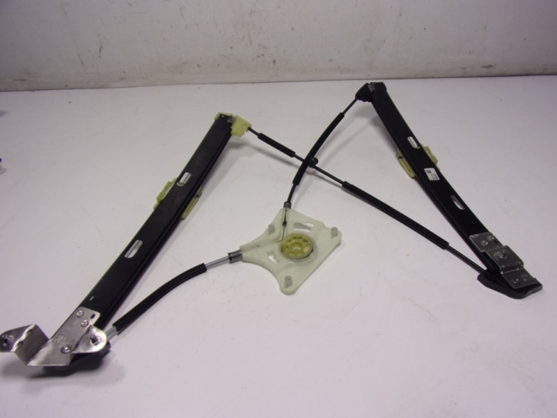 Recambio de elevalunas delantero derecho para volkswagen taigo 1.0 tsi referencia OEM IAM 2G4837462B 2G4837462B 